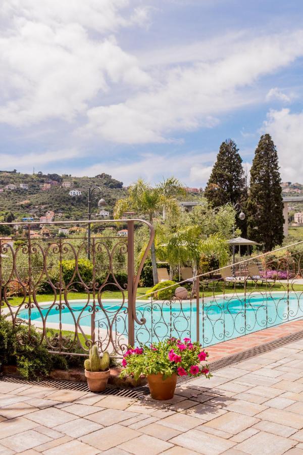 Leonardo Resort Империя Экстерьер фото